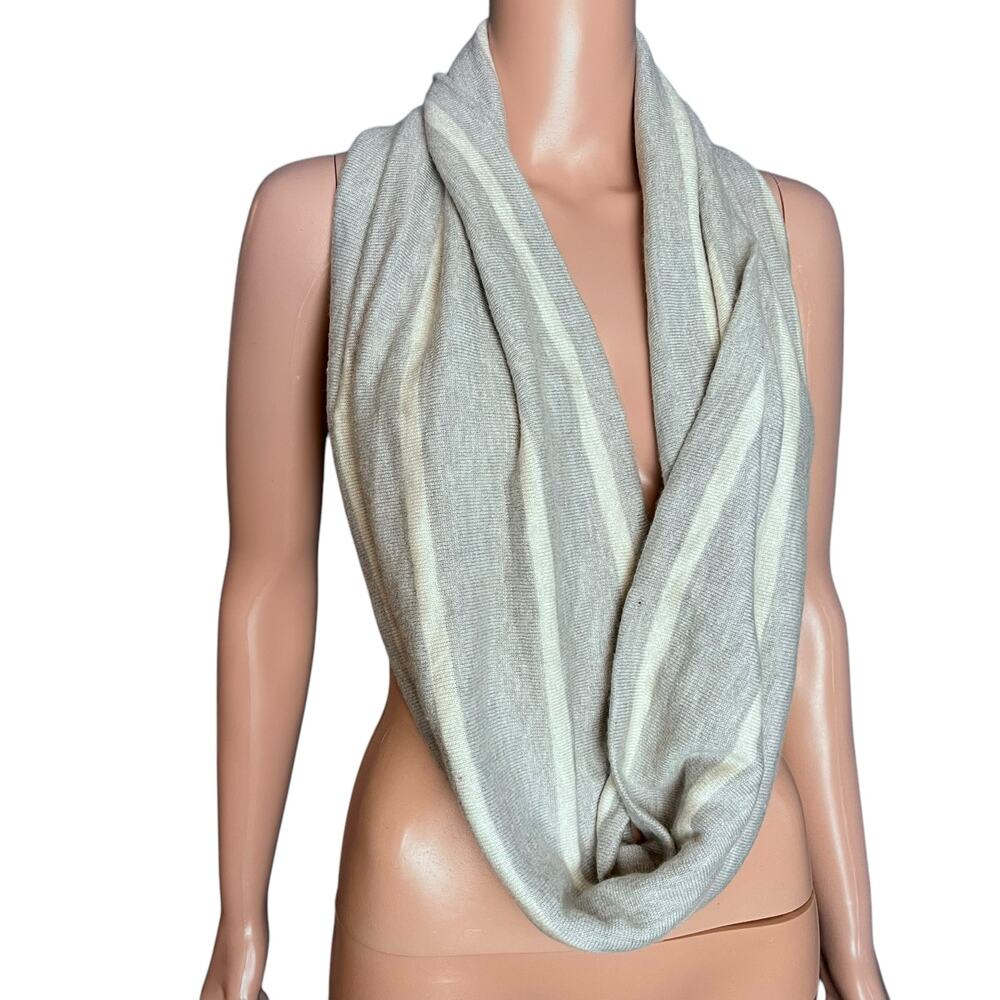 Splendid One Size Infinity Scarf Soft Comfort Nylon Viscose Wool Cashmere Blend